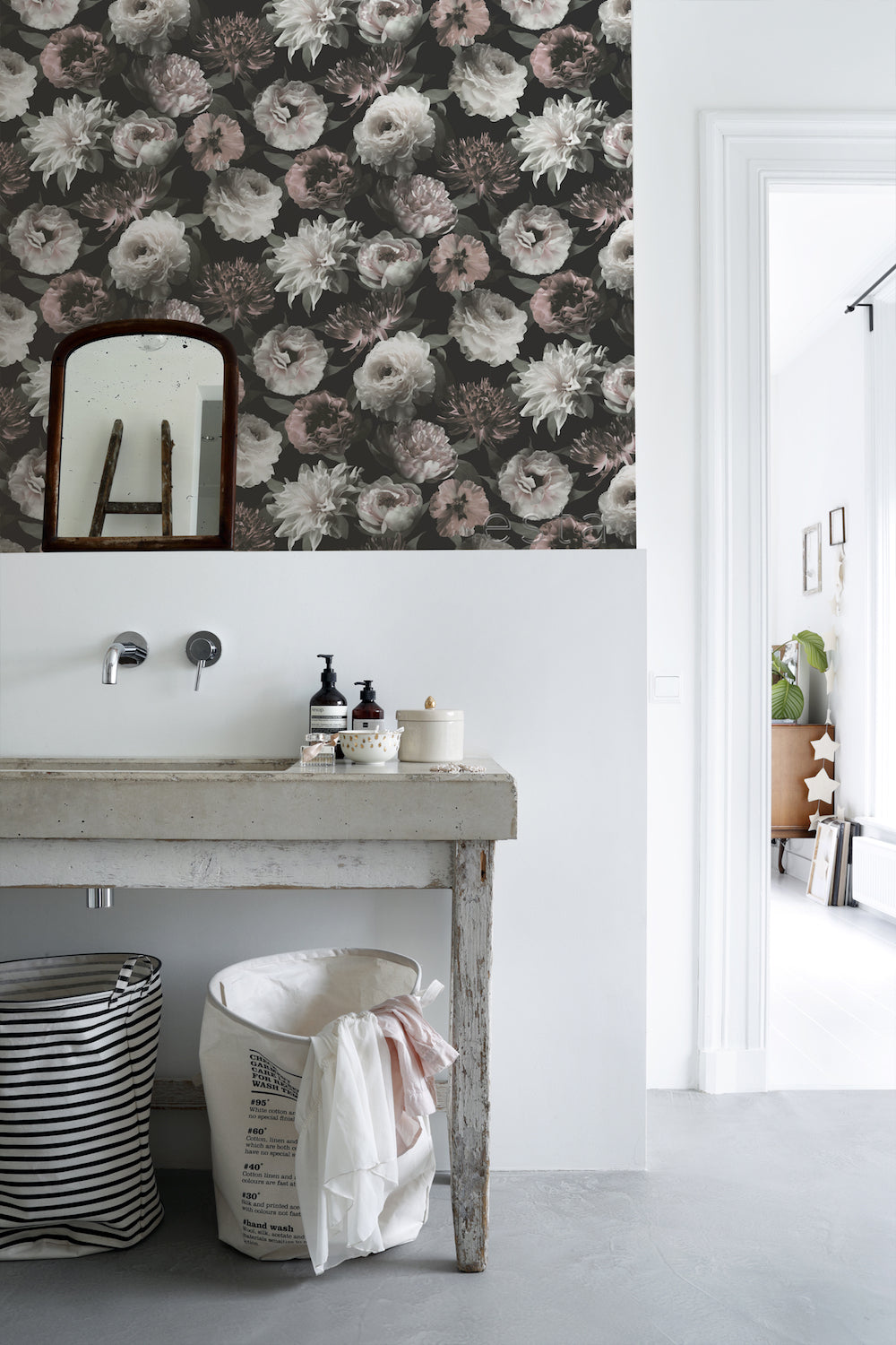 Vintage Flowers - Bouquet botanical wallpaper Esta    
