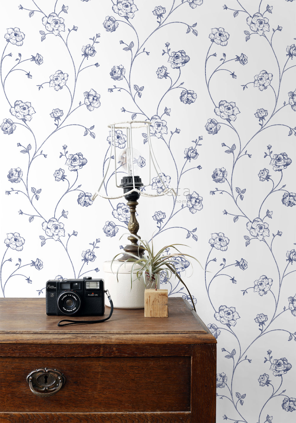 Vintage Flowers - Toile de Jouy botanical wallpaper Esta    
