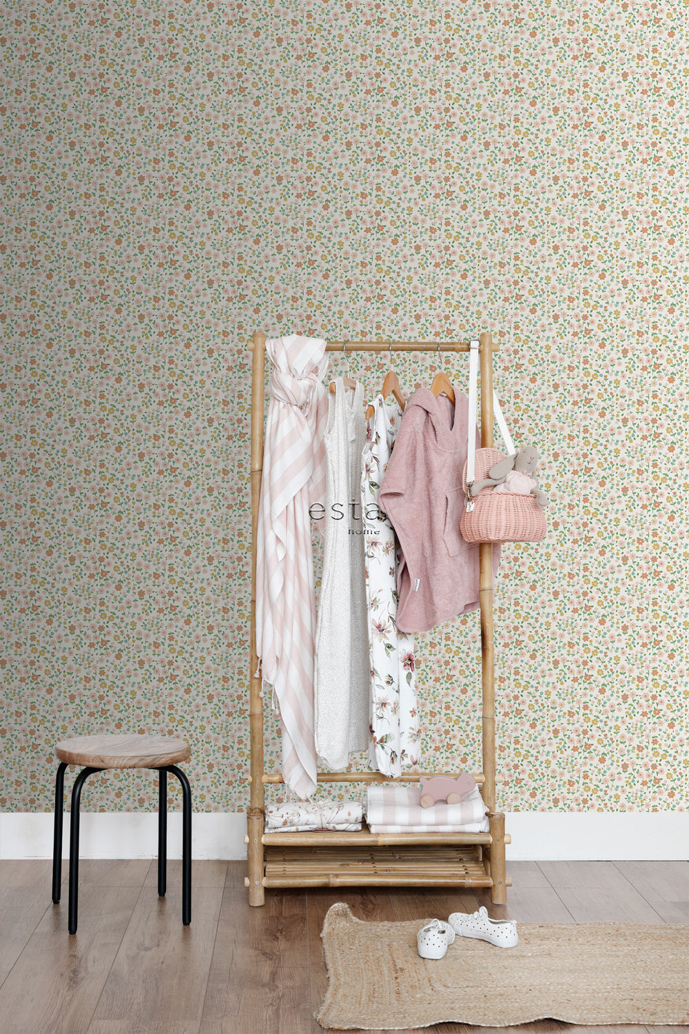Vintage Flowers - Petit Flowers botanical wallpaper Esta    