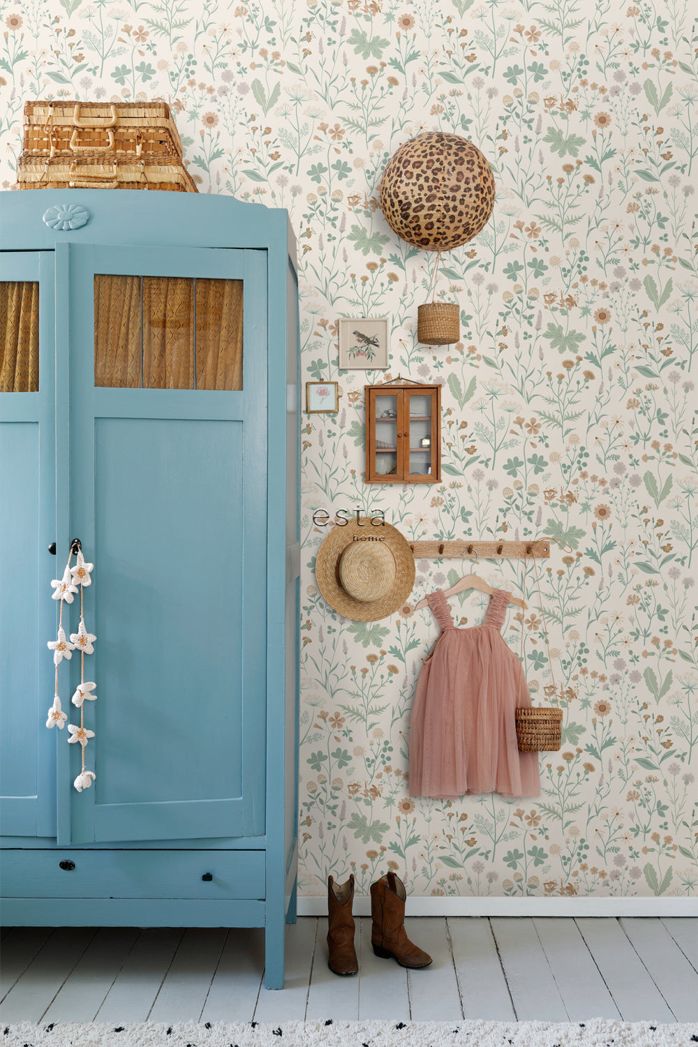 Vintage Flowers - Wild Flowers botanical wallpaper Esta    
