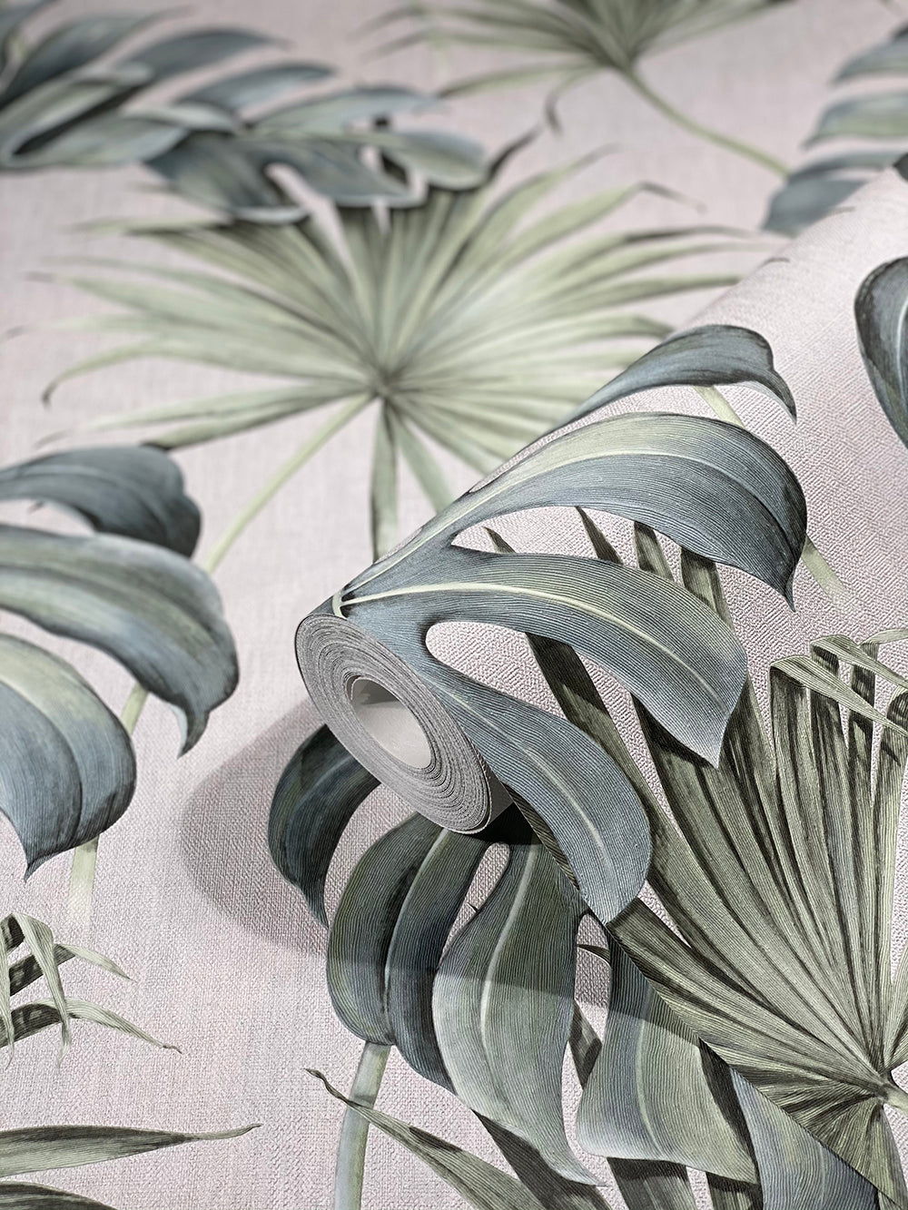 Schoner Wohnen New Spirit - Palm Leaves botanical wallpaper Marburg    