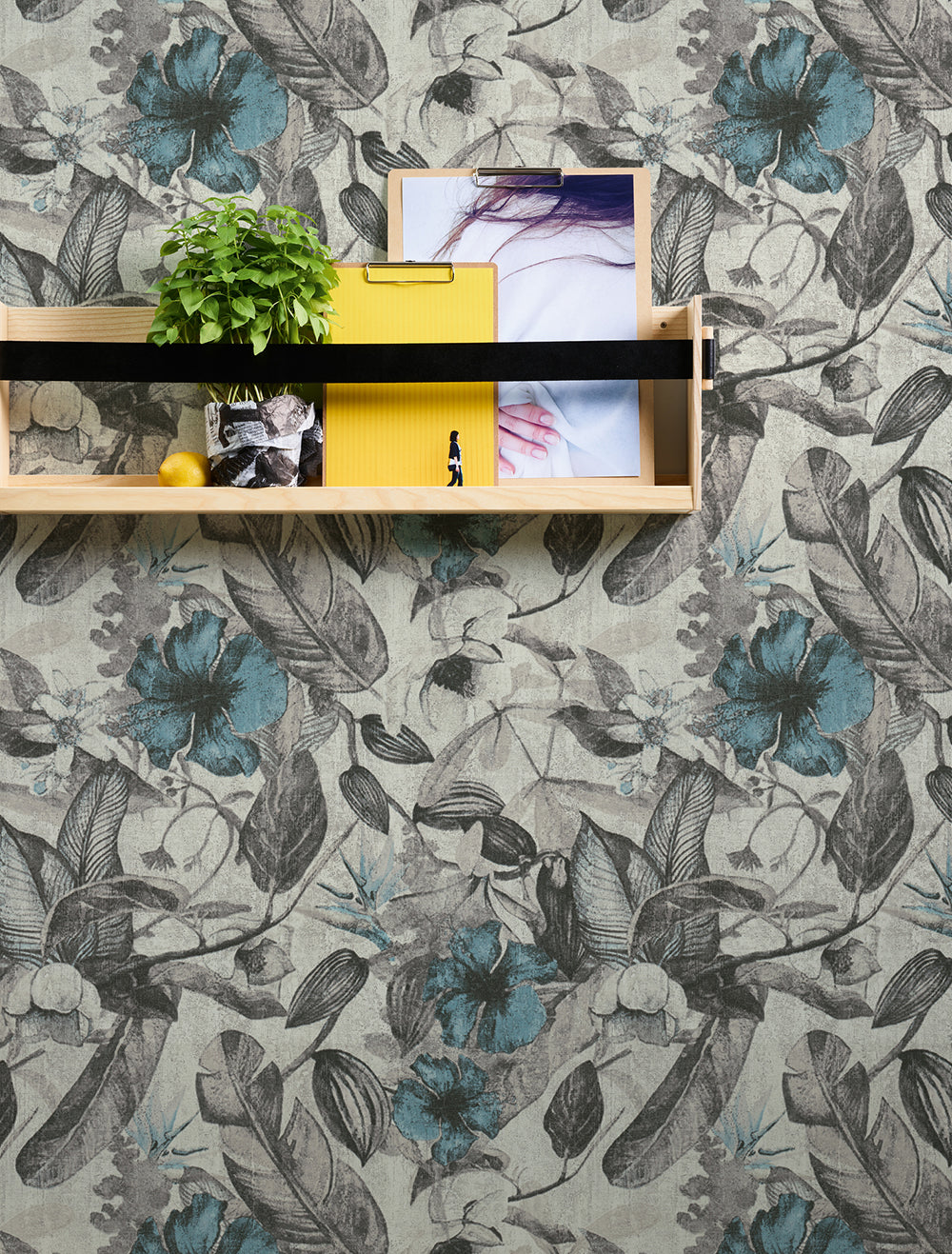 Greenery - Floral Frenzy botanical wallpaper AS Creation    