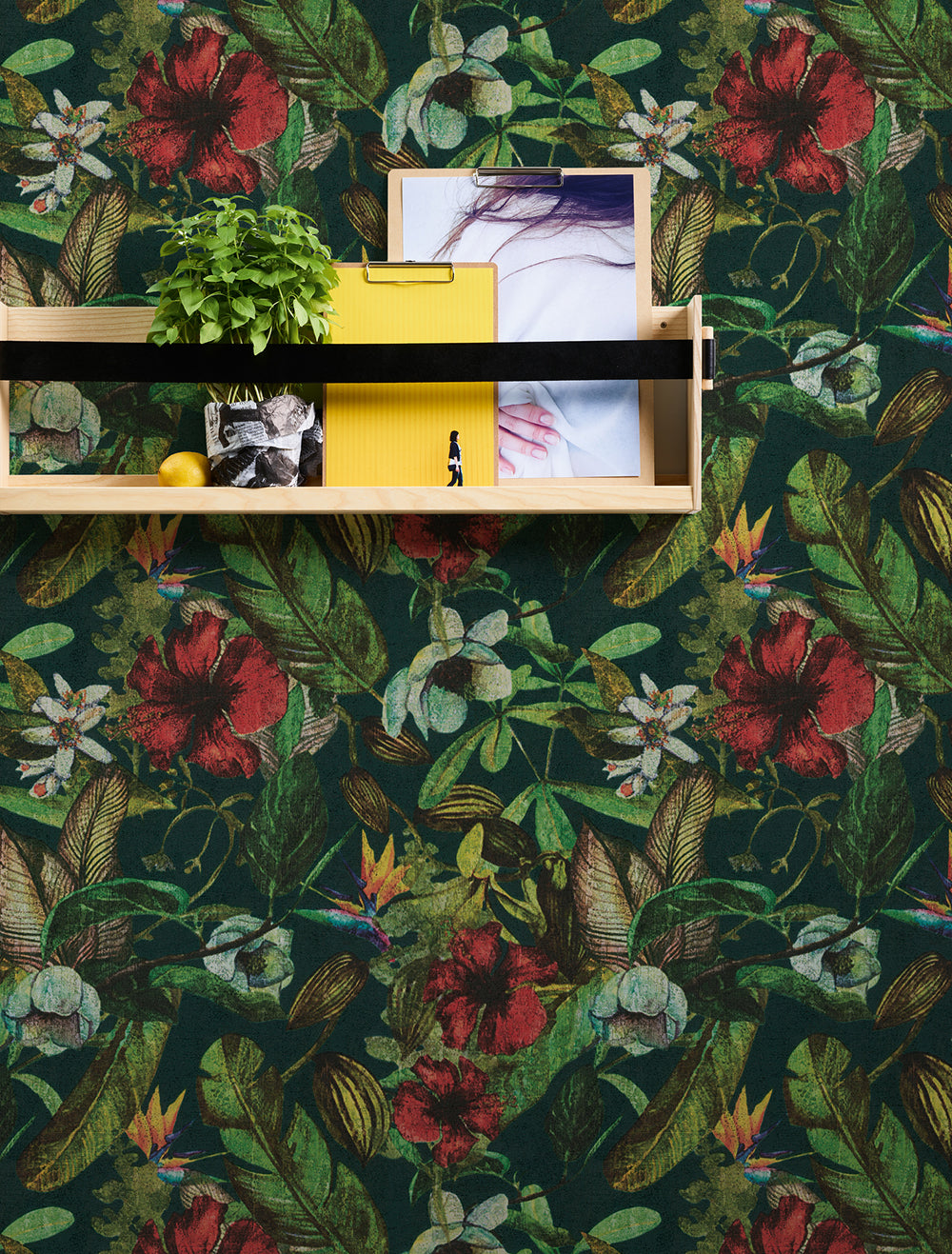 Greenery - Floral Frenzy botanical wallpaper AS Creation    