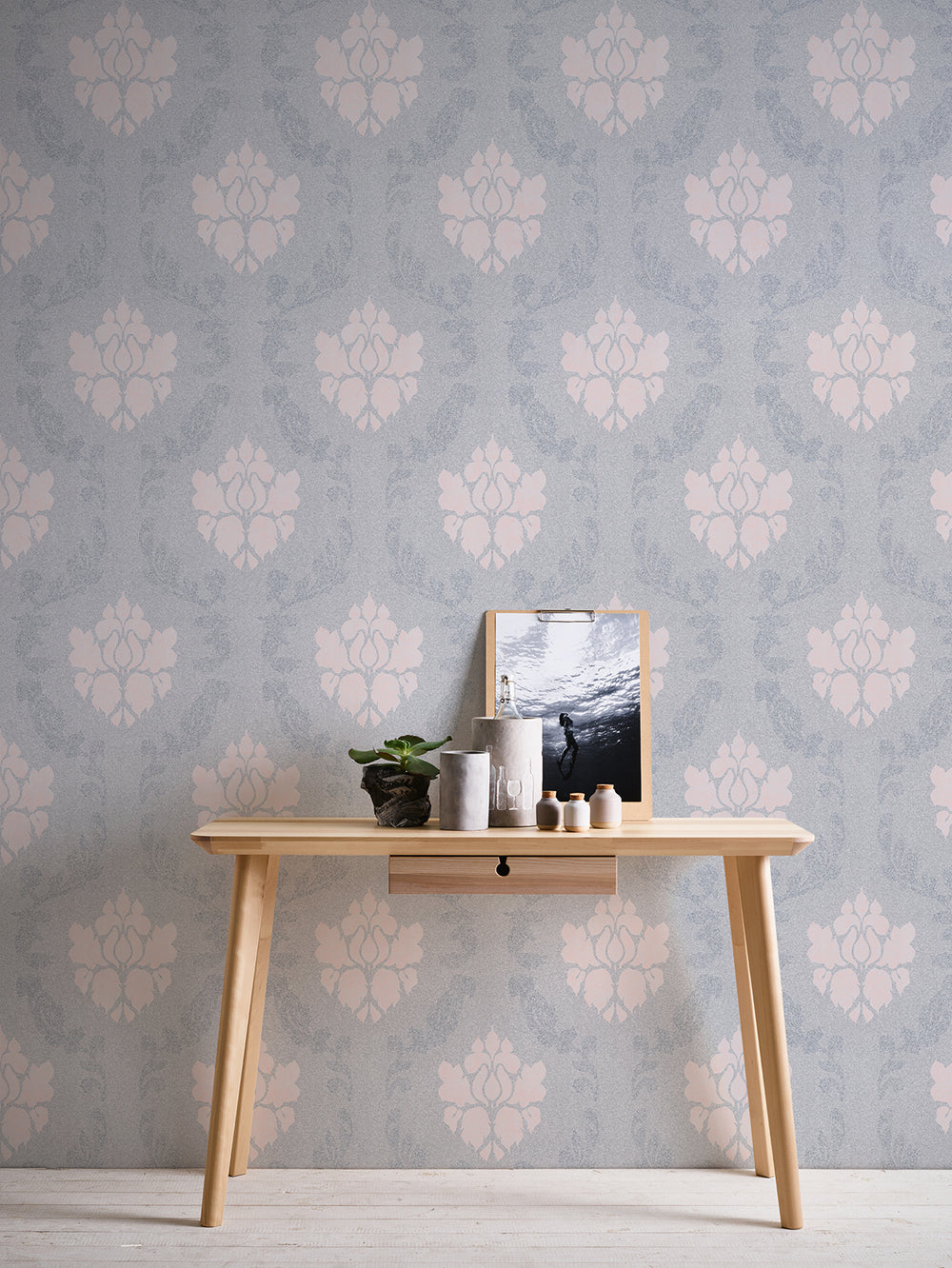 New Elegance - Delicate Baroque damask wallpaper AS Creation    