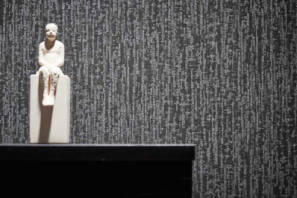 Villa -Subtle Fine Textured Lines plain wallpaper AS Creation    