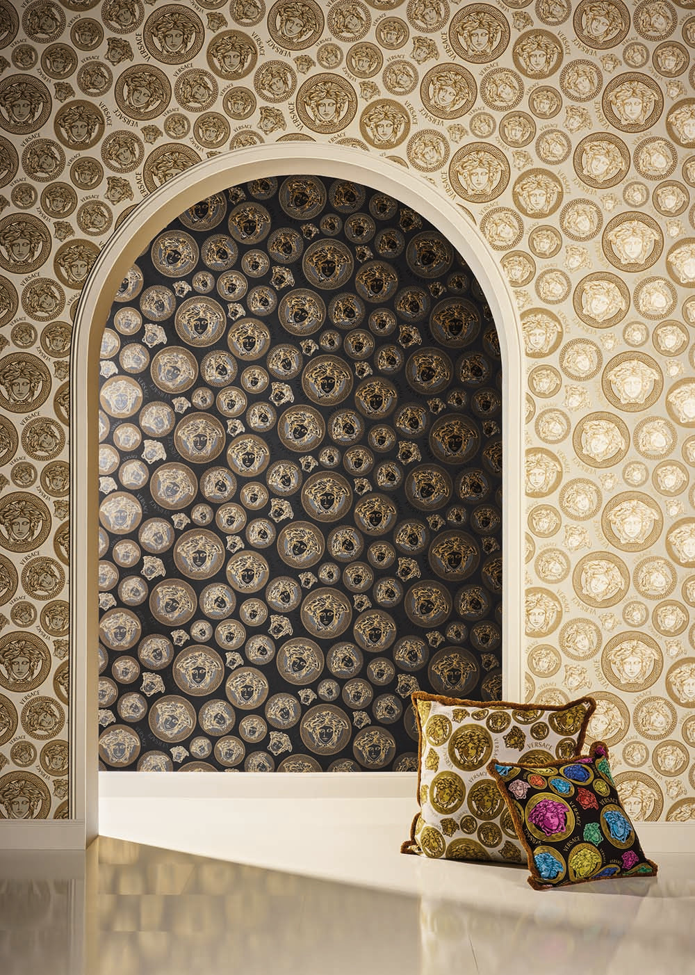 Versace 5 -  Medusa Duo designer wallpaper AS Creation    